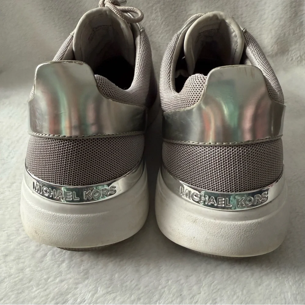 Michael Michael Kors Women's Stylish Gray and Silver Sneakers 8.5M‎